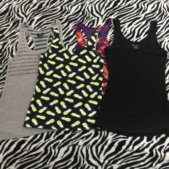 All 4 tank tops lot / set / bundle - Picture 1 of 7